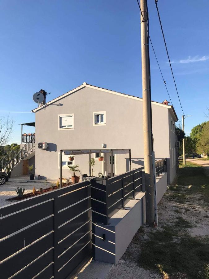 Apartmani Dokic Bale Bagian luar foto