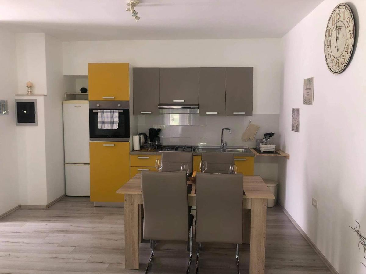 Apartmani Dokic Bale Bagian luar foto